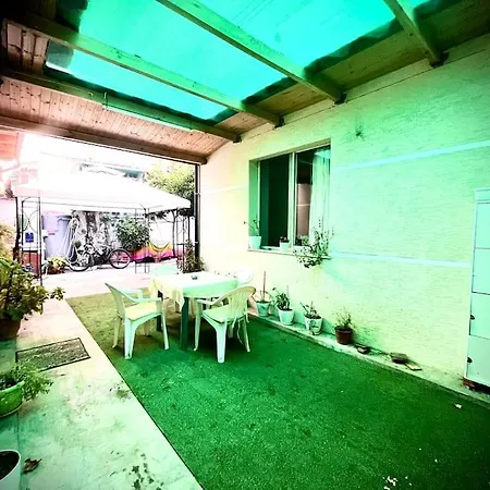 Family With Garden Parking Included 3 Min From Main Square Apartment Tirana