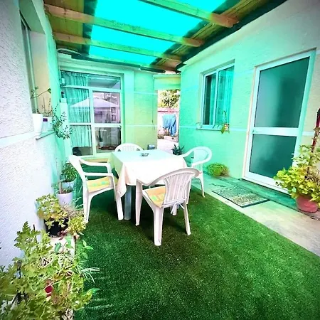 Family With Garden Parking Included 3 Min From Main Square Tirana